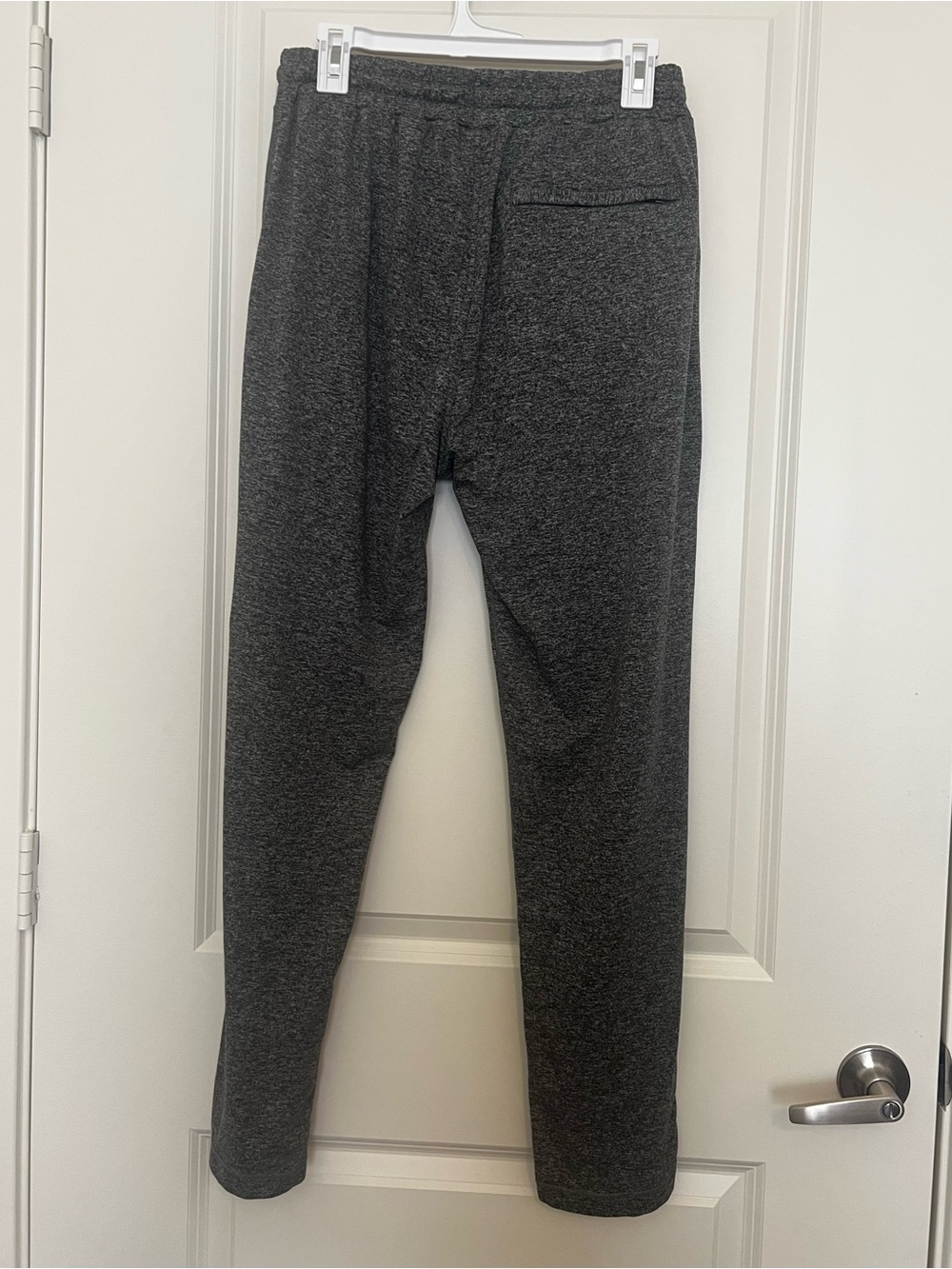 Vuori Sweatpants size large - Picture 3 of 6